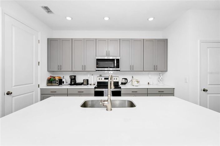 Image No.8-3 Bed Townhouse for sale