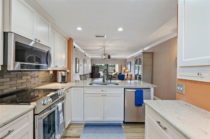 Image No.11-2 Bed Property for sale