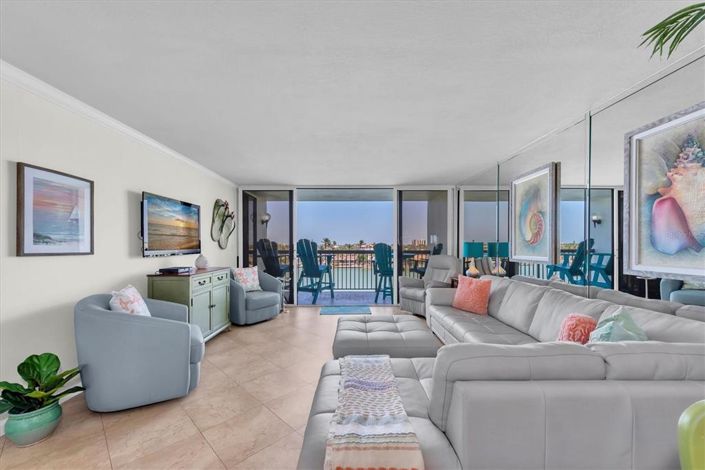 Image No.17-2 Bed Property for sale