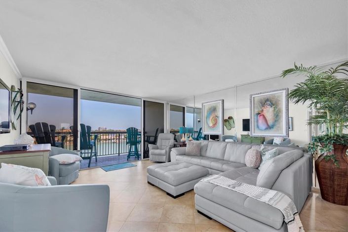 Image No.19-2 Bed Property for sale