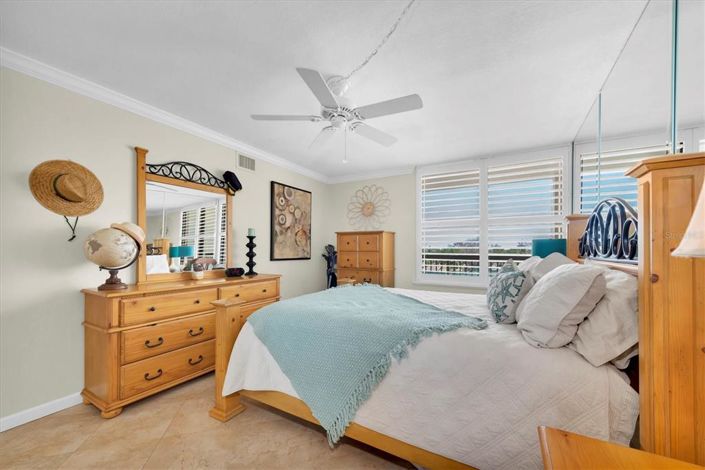 Image No.23-2 Bed Property for sale