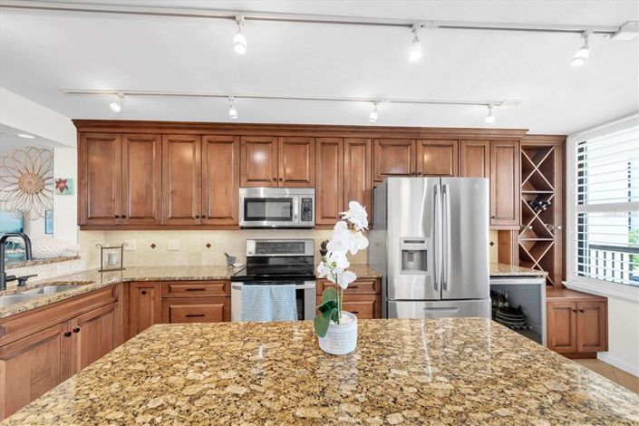 Image No.9-2 Bed Property for sale