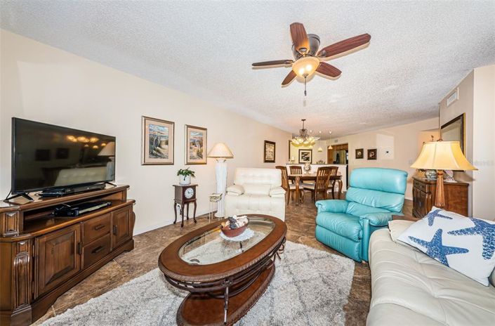 Image No.12-2 Bed Property for sale