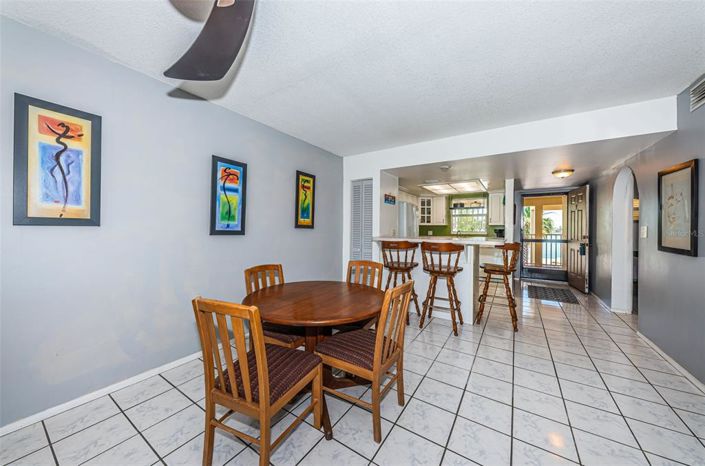 Image No.12-2 Bed Property for sale