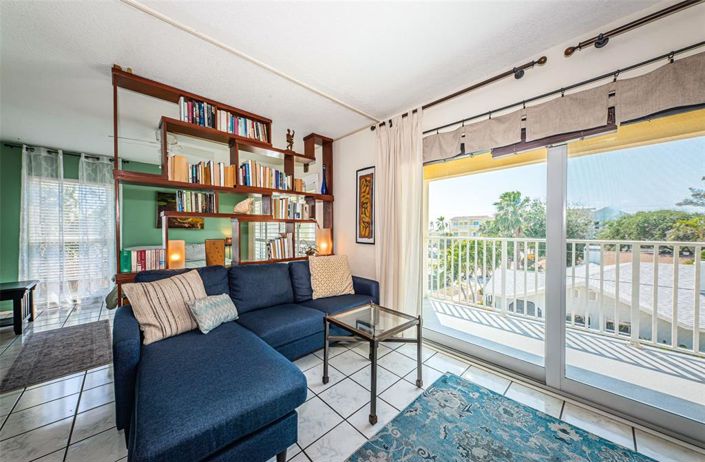 Image No.19-2 Bed Property for sale