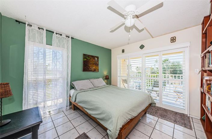 Image No.20-2 Bed Property for sale