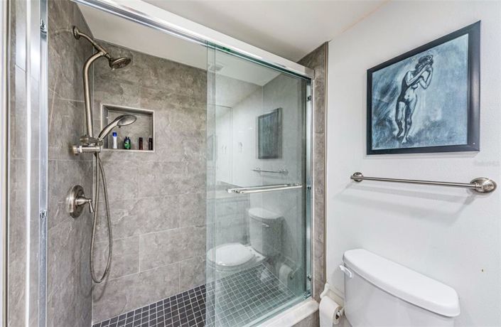 Image No.24-2 Bed Property for sale