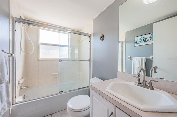 Image No.28-2 Bed Property for sale