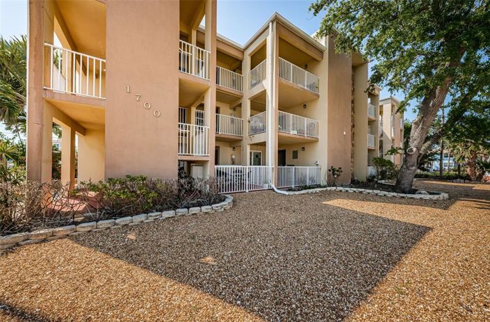 Image No.38-2 Bed Property for sale