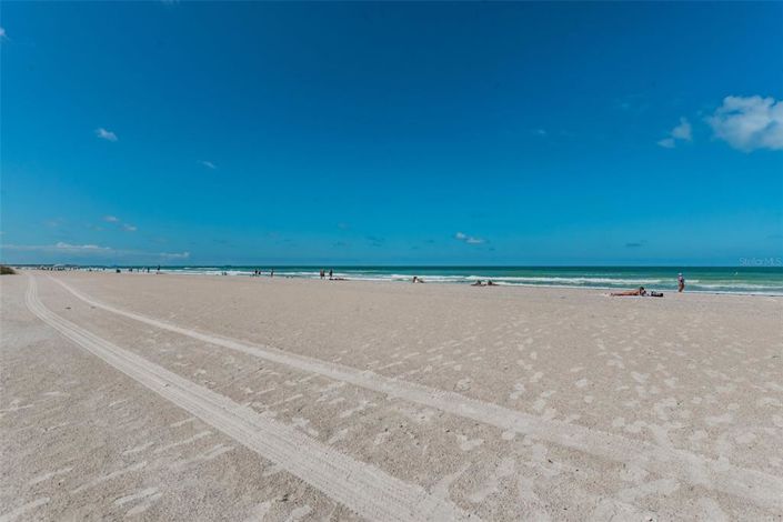 Image No.56-2 Bed Property for sale