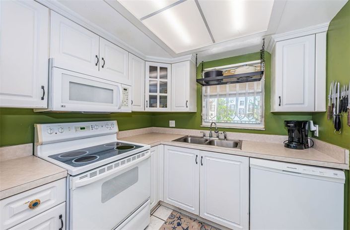 Image No.8-2 Bed Property for sale