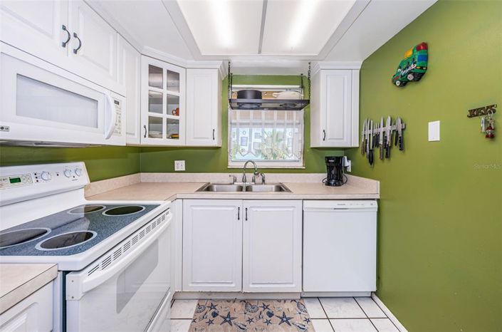 Image No.9-2 Bed Property for sale