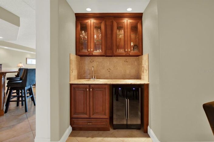 Image No.10-3 Bed Property for sale