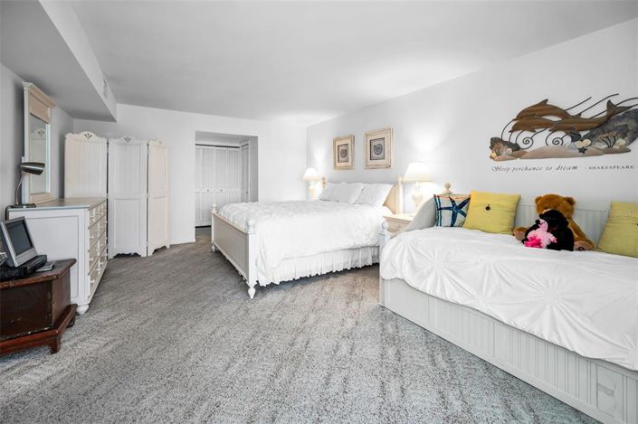 Image No.19-2 Bed Property for sale