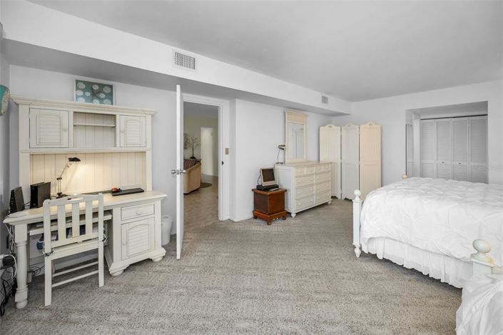 Image No.20-2 Bed Property for sale