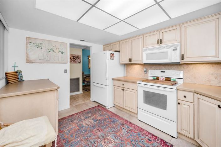 Image No.25-2 Bed Property for sale