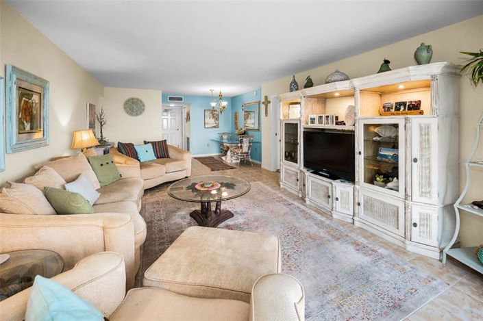 Image No.8-2 Bed Property for sale