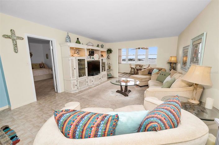 Image No.9-2 Bed Property for sale