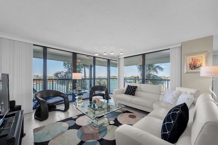 Image No.16-2 Bed Property for sale