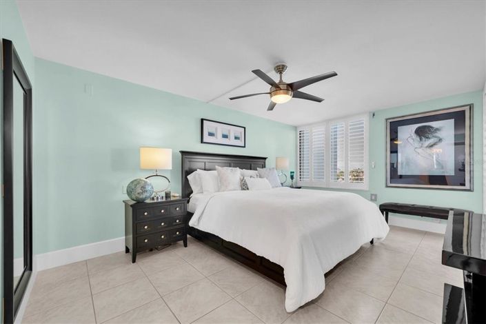 Image No.23-2 Bed Property for sale