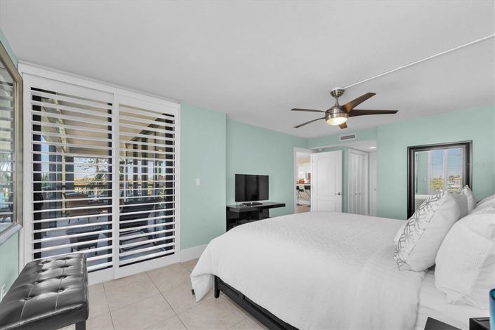 Image No.25-2 Bed Property for sale