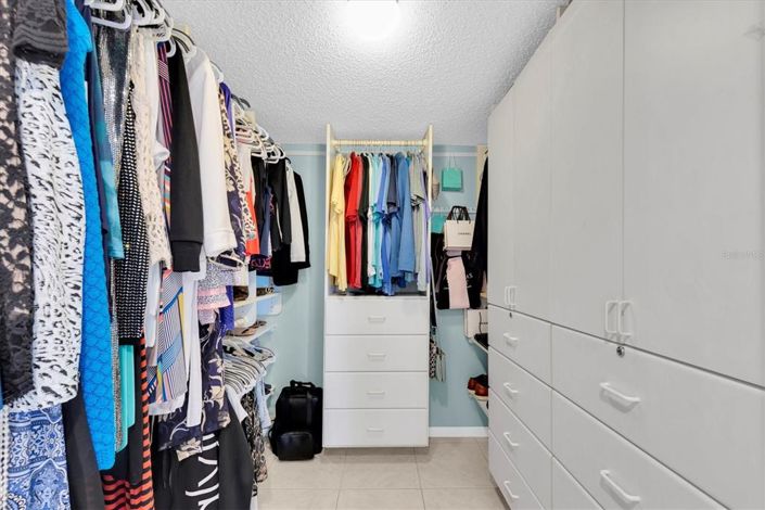 Image No.27-2 Bed Property for sale