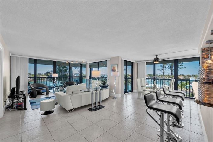 Image No.6-2 Bed Property for sale