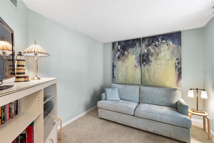 Image No.10-2 Bed Property for sale