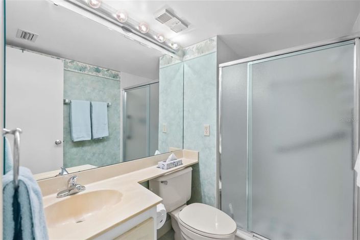 Image No.12-2 Bed Property for sale