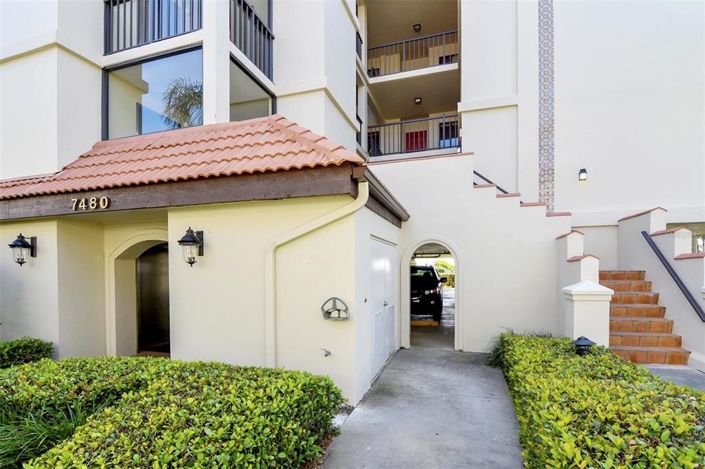 Image No.2-2 Bed Property for sale