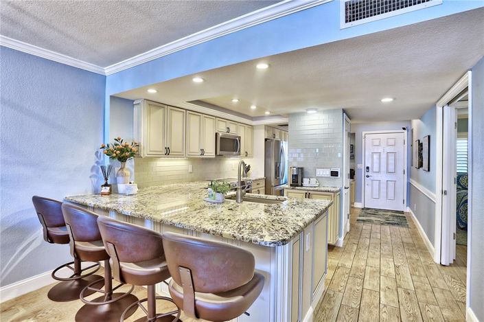 Image No.6-2 Bed Property for sale