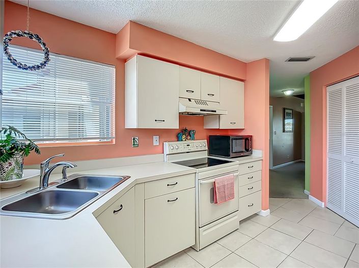 Image No.11-2 Bed Property for sale