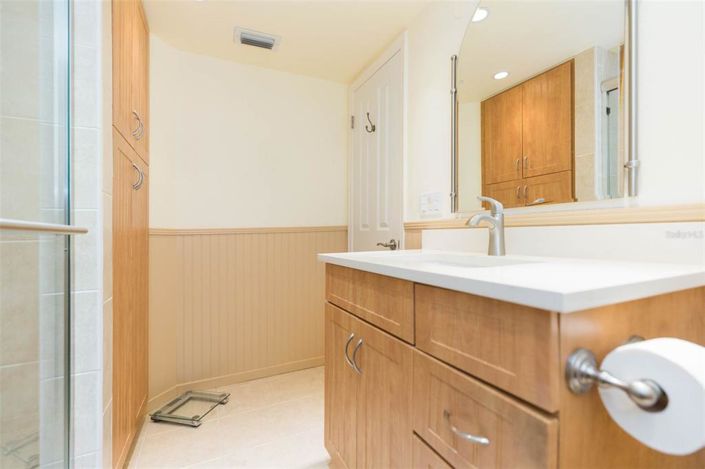 Image No.31-2 Bed Property for sale