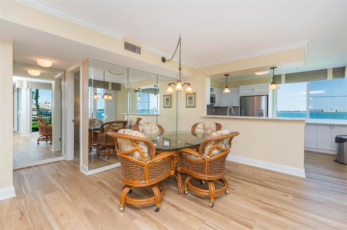 Image No.8-2 Bed Property for sale