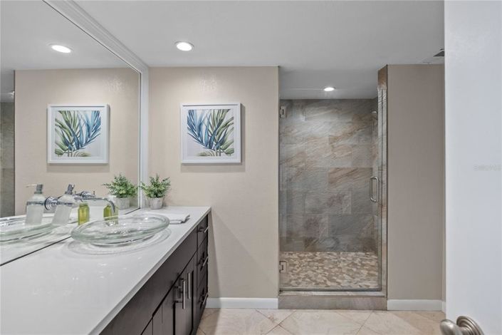 Image No.24-2 Bed Property for sale