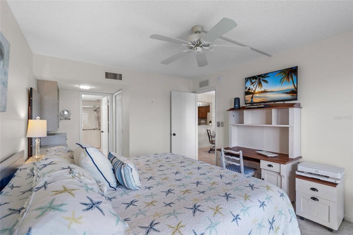 Image No.12-1 Bed Property for sale