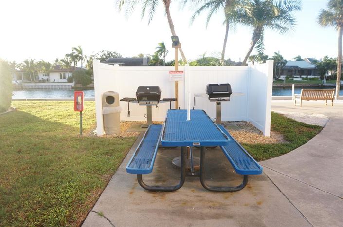 Image No.28-1 Bed Property for sale