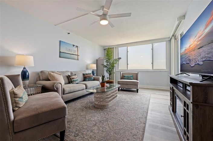 Image No.11-2 Bed Property for sale