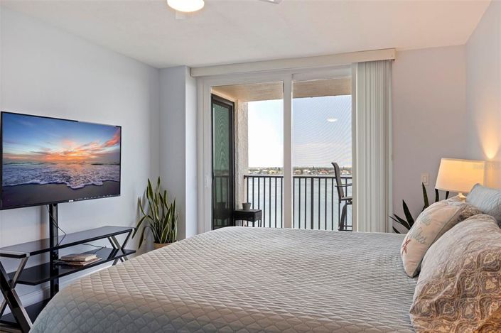 Image No.15-2 Bed Property for sale