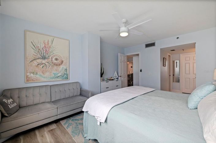 Image No.21-2 Bed Property for sale