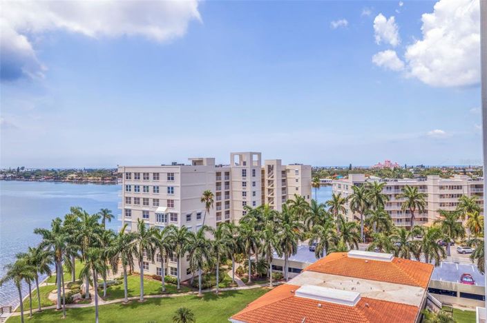 Image No.43-2 Bed Property for sale