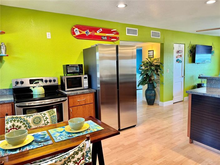 Image No.10-2 Bed Property for sale