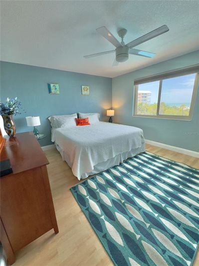 Image No.17-2 Bed Property for sale