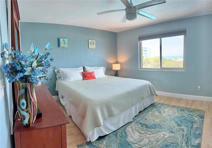 Image No.20-2 Bed Property for sale