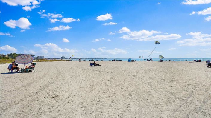 Image No.4-2 Bed Property for sale