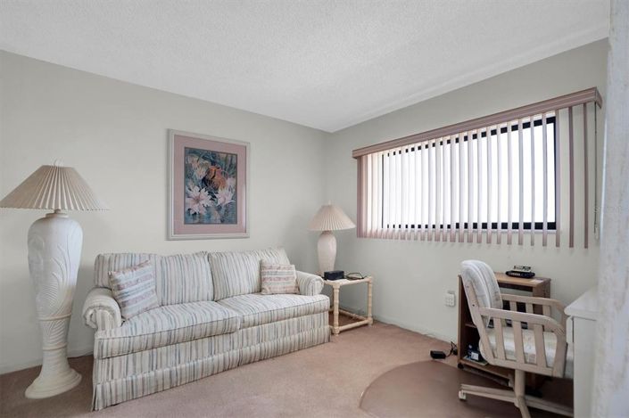 Image No.12-2 Bed Property for sale