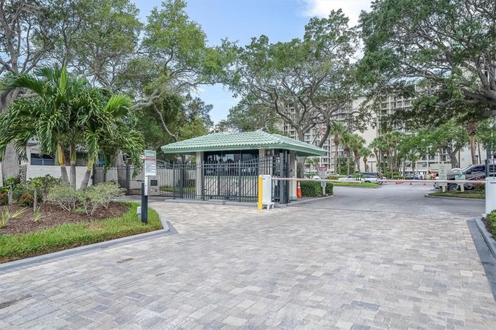 Image No.25-2 Bed Property for sale