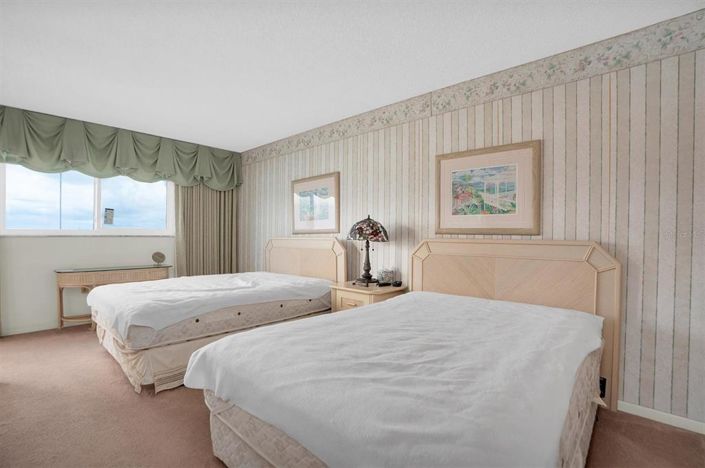 Image No.7-2 Bed Property for sale