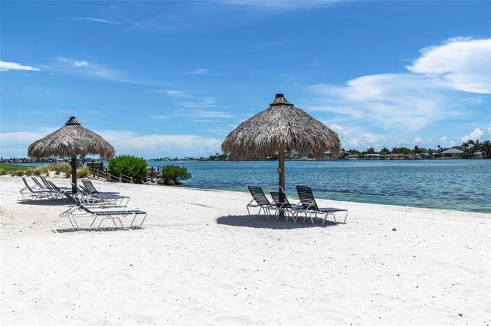 Image No.10-2 Bed Property for sale