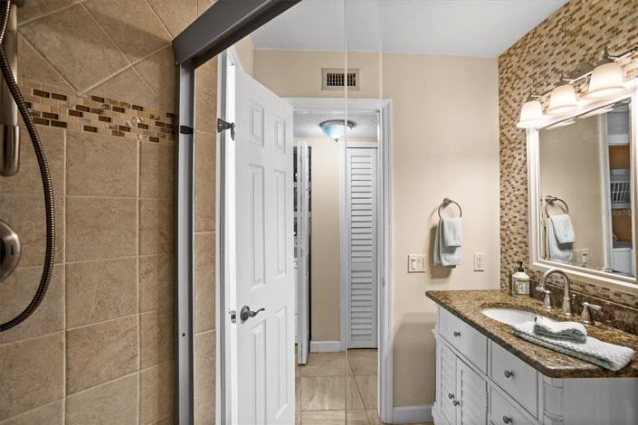 Image No.31-2 Bed Property for sale